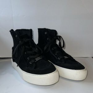 UGG Women's Nuray Lace-Up Zipper Closing Platform Sneaker in Black size 8